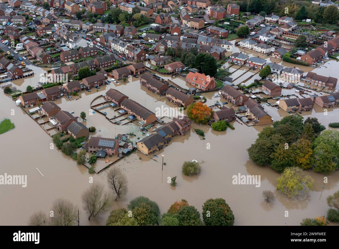 Inondations de Catcliffe 2023 - vue aérienne de Catcliffe à Rotherham qui était sous l'eau après une pluie soudaine pendant la nuit. Banque D'Images
