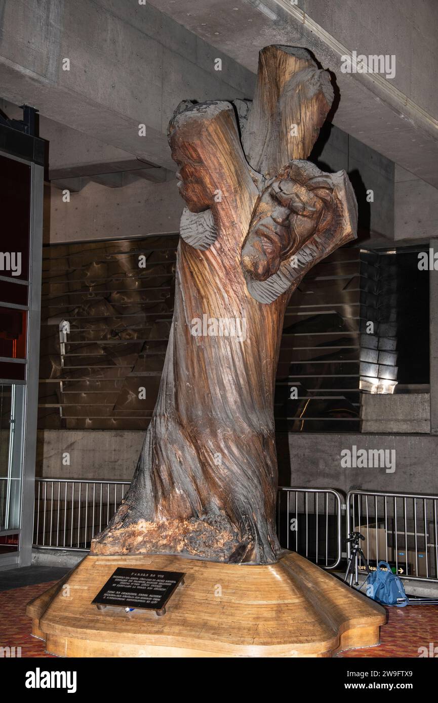Sculpture arbre de vie à la station de métro Lionel-Groulx à Montréal, Québec, Canada Banque D'Images