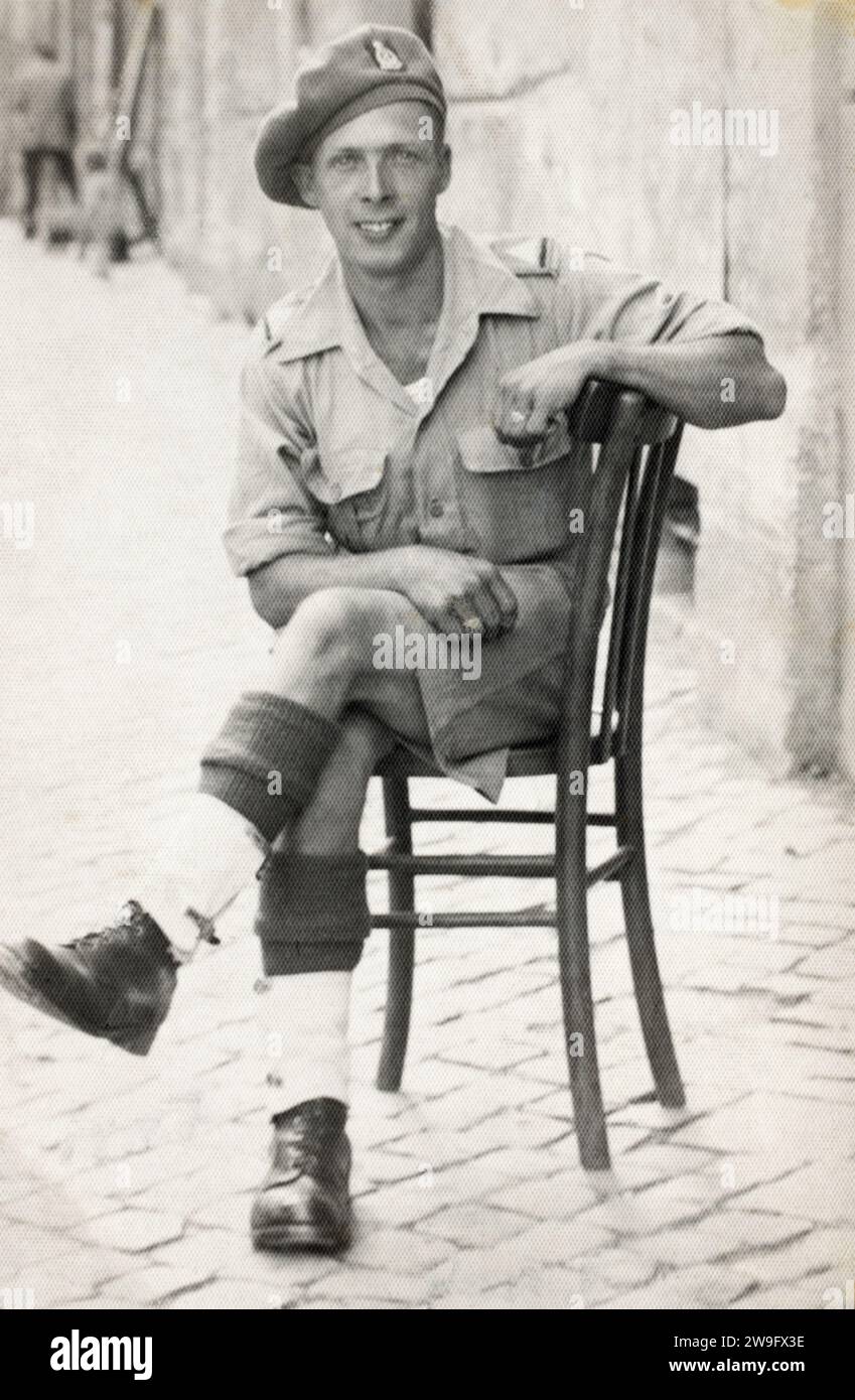 Un soldat du Royal Army Medical corps de la 1st Infantry Division à Itally, c. 1943. Banque D'Images