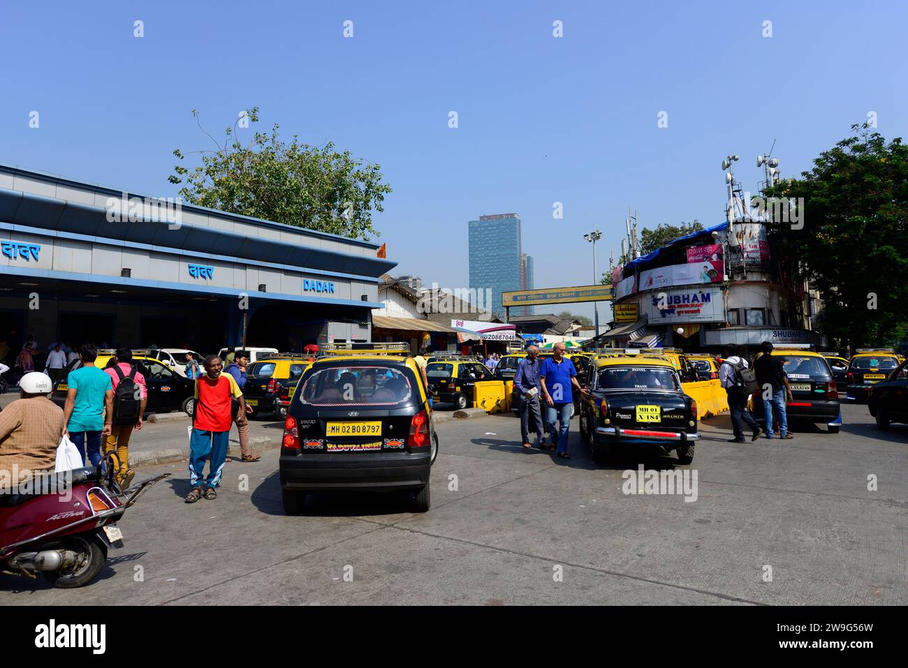 Gare de Dadar à Mumbai, en Inde. Banque D'Images