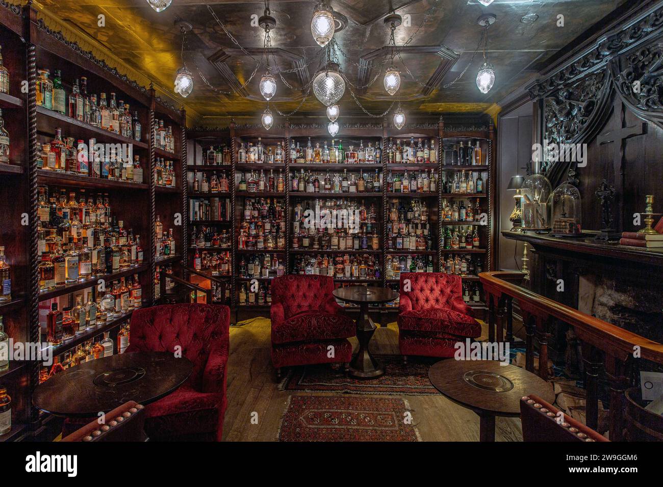 Bertie's Whisky Bar, Fife Arms, Braemar, Écosse. Banque D'Images