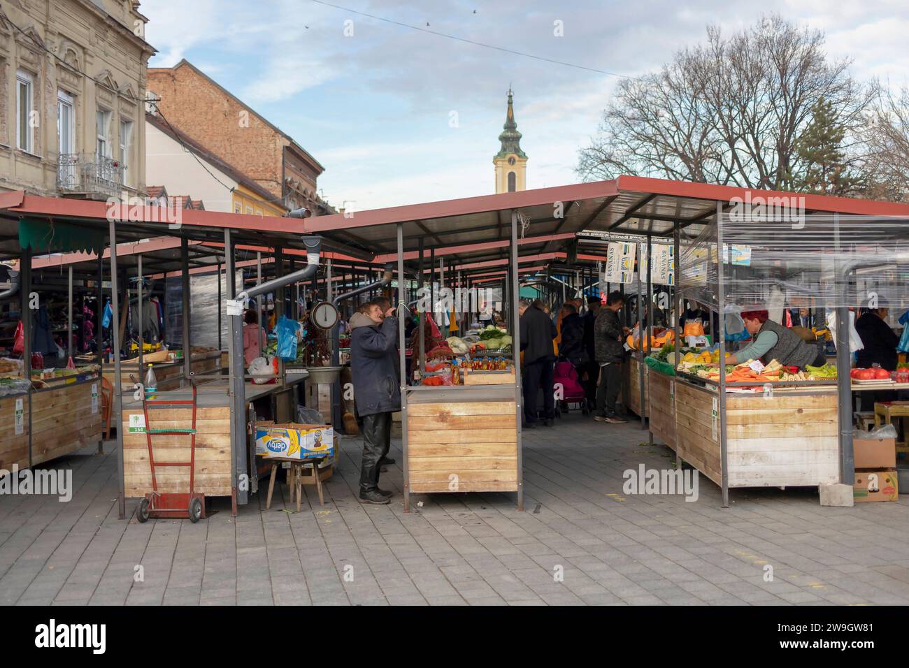 Belgrade, Serbie, 24 décembre 2023 : vue du marché vert de Zemun Banque D'Images