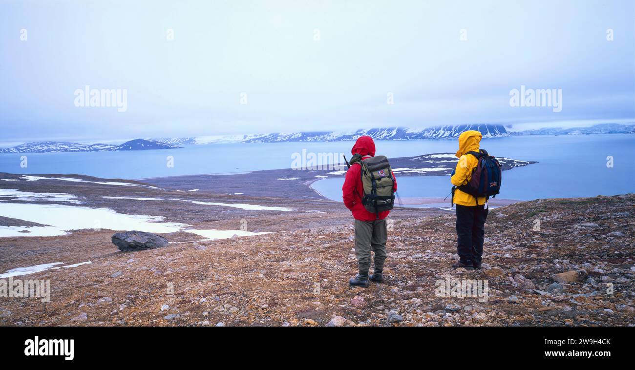 Treckers sur Svalbard, Norvège Banque D'Images