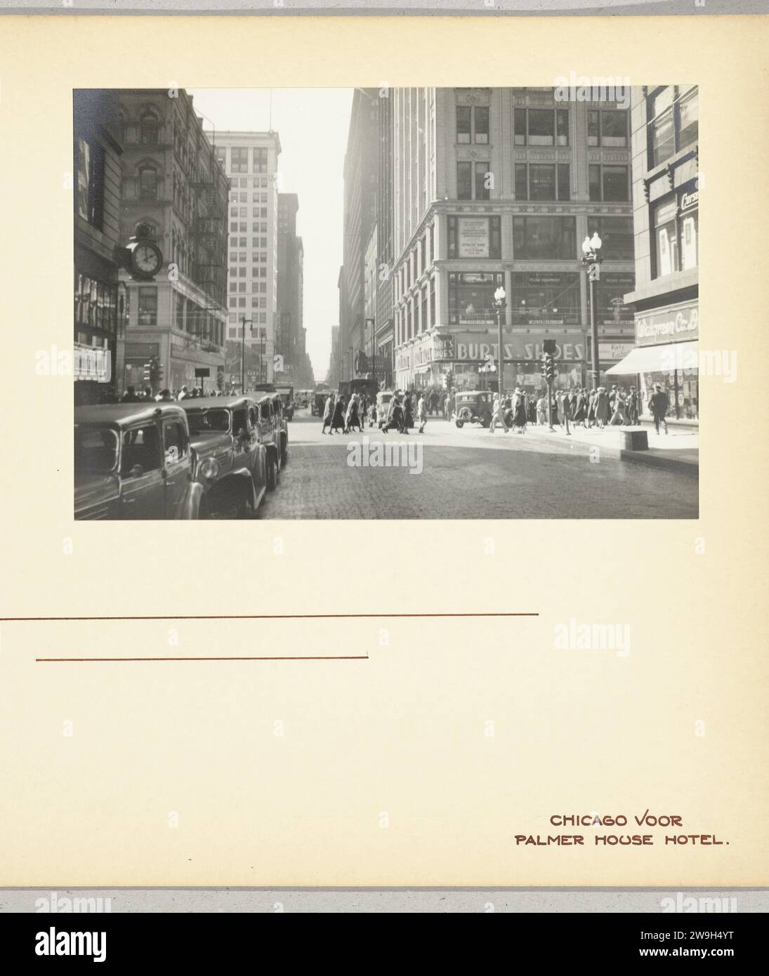 Visage à Chicago, aux États-Unis, avec le Palmer House Hotel, 1936 photographie papier des États-Unis d'Amérique. support photographique. carton gélatine argent impression vue sur la ville, et paysage avec des constructions artificielles Banque D'Images