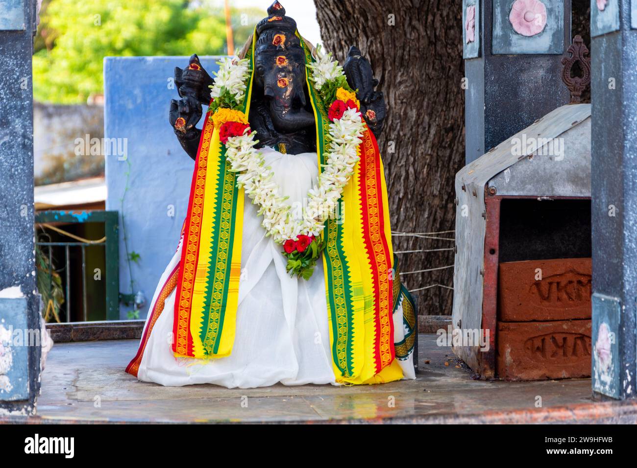 Grand dieu chanceux seigneur Ganesa dans le sud de l'Inde Tamil Nadu temple hindou Banque D'Images