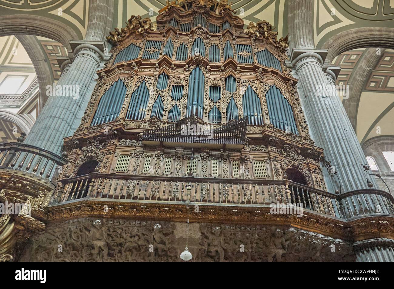 La Catedral Metropolitana de la Ciudad de México alberga dos órganos monumentales que datan del siglo XVIII Estos órganos cubren dos de los grandes A. Banque D'Images