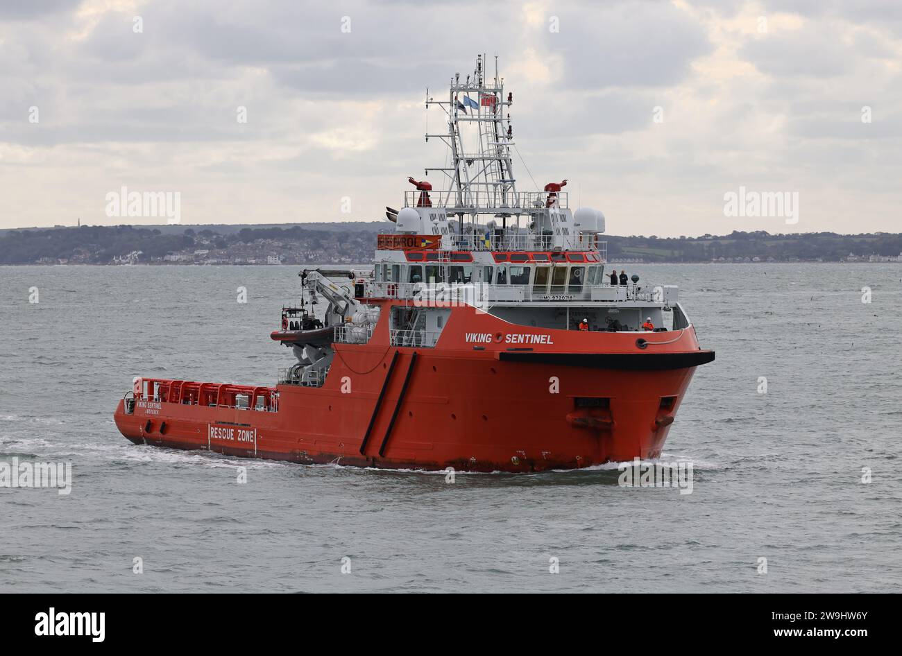 Le navire de ravitaillement offshore VIKING SENTINEL approche du port Banque D'Images