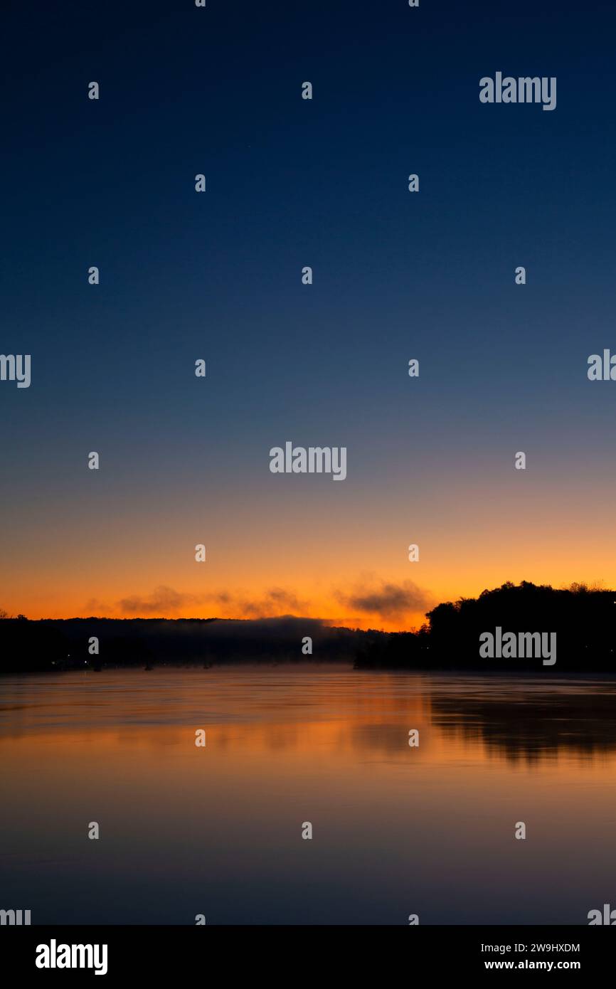 Connecticut river sunrise, Middletown Lions Park, Connecticut, Middletown Banque D'Images