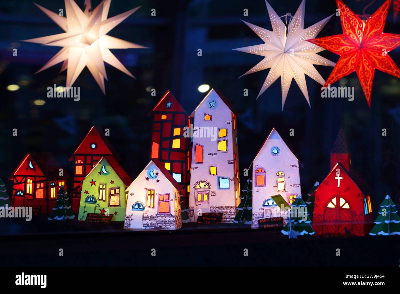 Leuchtende weihnachtssterne Banque de photographies et d’images à haute ...