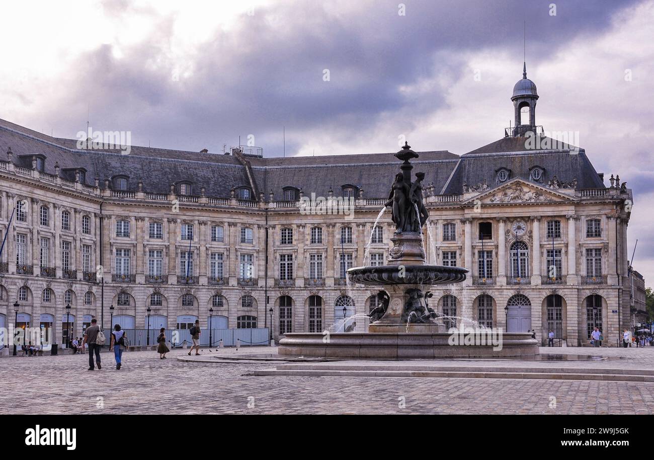 Place de la Bourse avec la fontaine des trois Grâces Banque D'Images