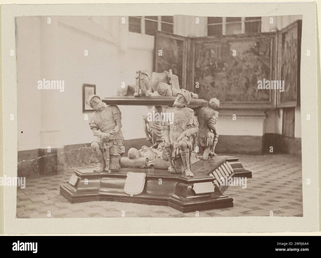 Graf monument pour Engelbrecht II, comte de Nassau-Dillenburg-Breda, 1504, 1850-1930 photographie Graf monument pour Engelbrecht II dans le Prinsenkapel de l'onze-Lieve-Vrouwekerk à Breda, mort le 31 mai 1504. Pays-Bas support photographique tombe-bâtiment, tombe monumentale. Intérieur de l'église Breda Banque D'Images