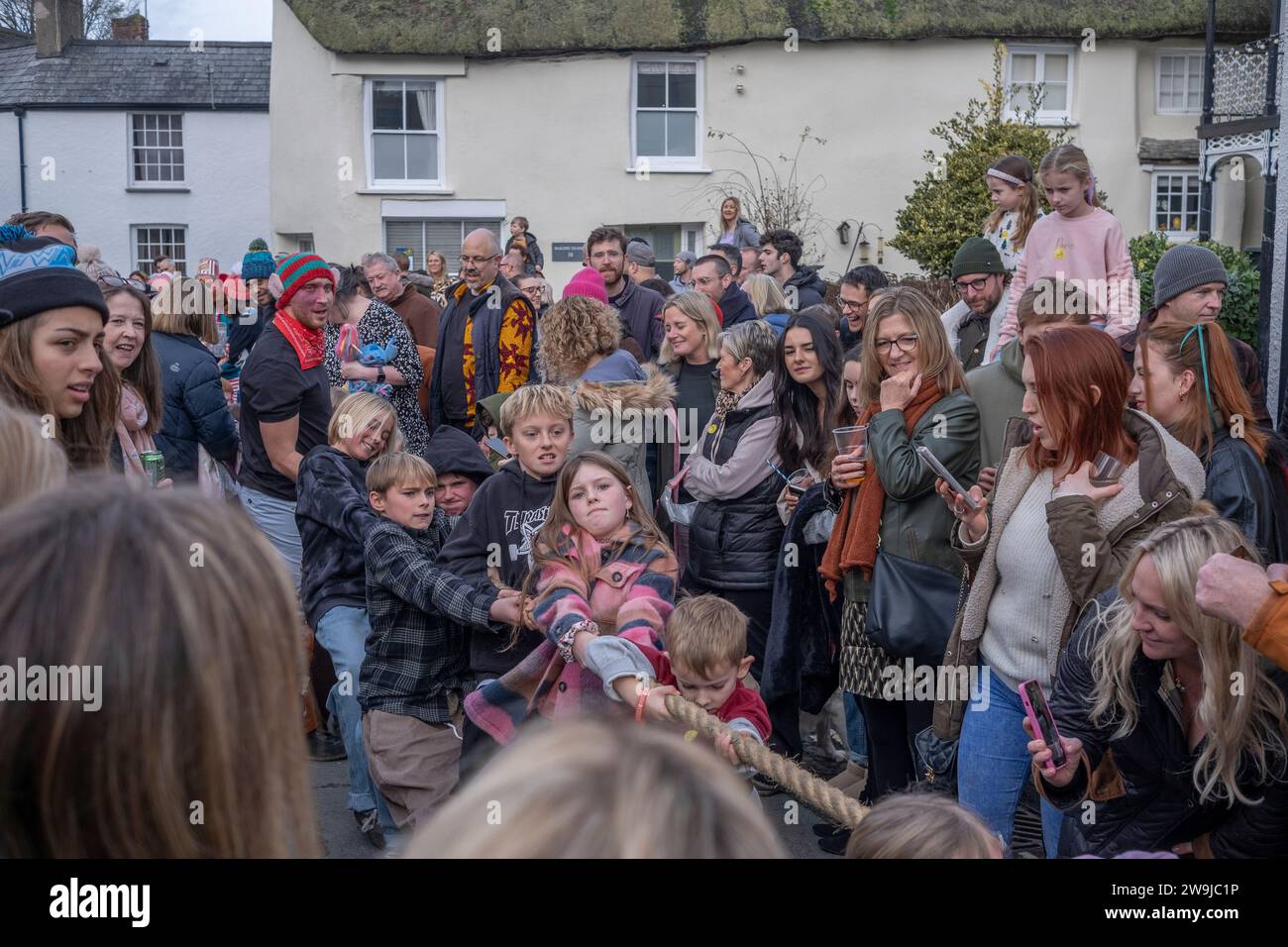 Boxing day 2023 remorqueur-o-guerre à Bidiford Devon, Royaume-Uni Banque D'Images