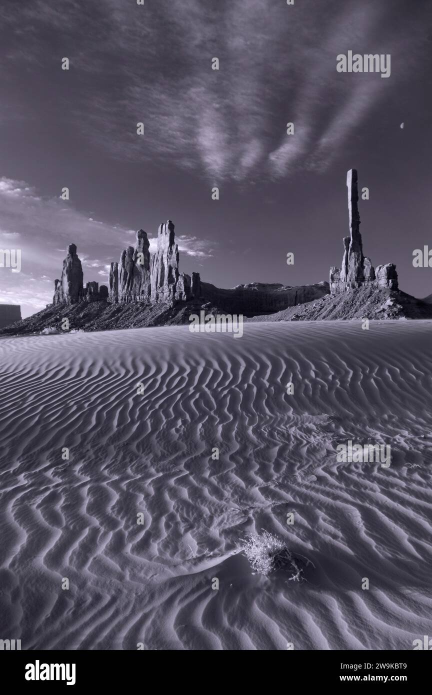 Yei Bi Chi à l'aube, Monument Valley, Arizona Banque D'Images