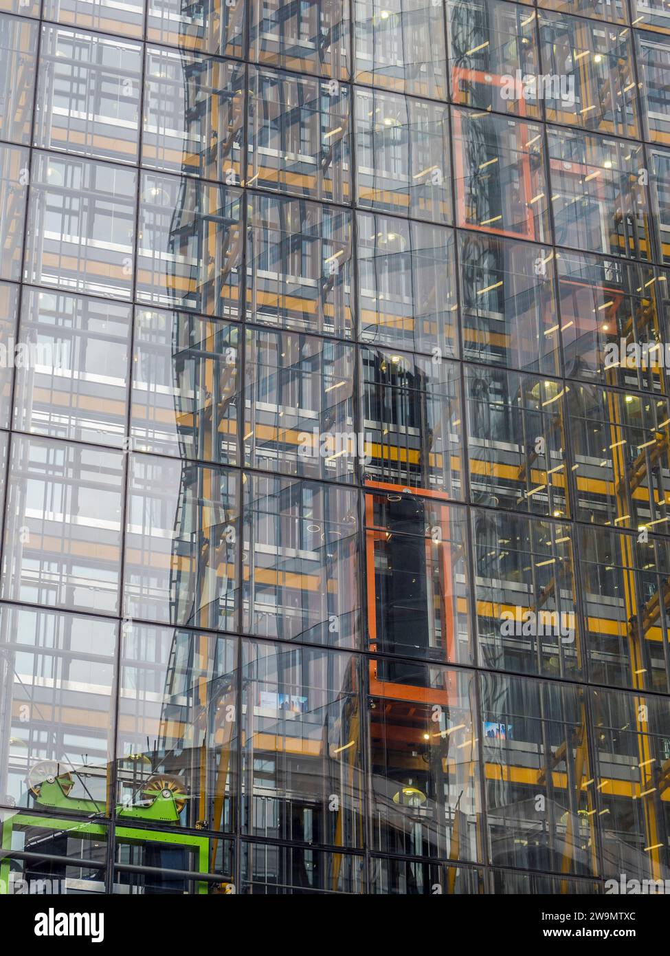 Le bâtiment Leadenhall, verre et ascenseurs, City of London, Londres, Angleterre, ROYAUME-UNI, GB. Banque D'Images