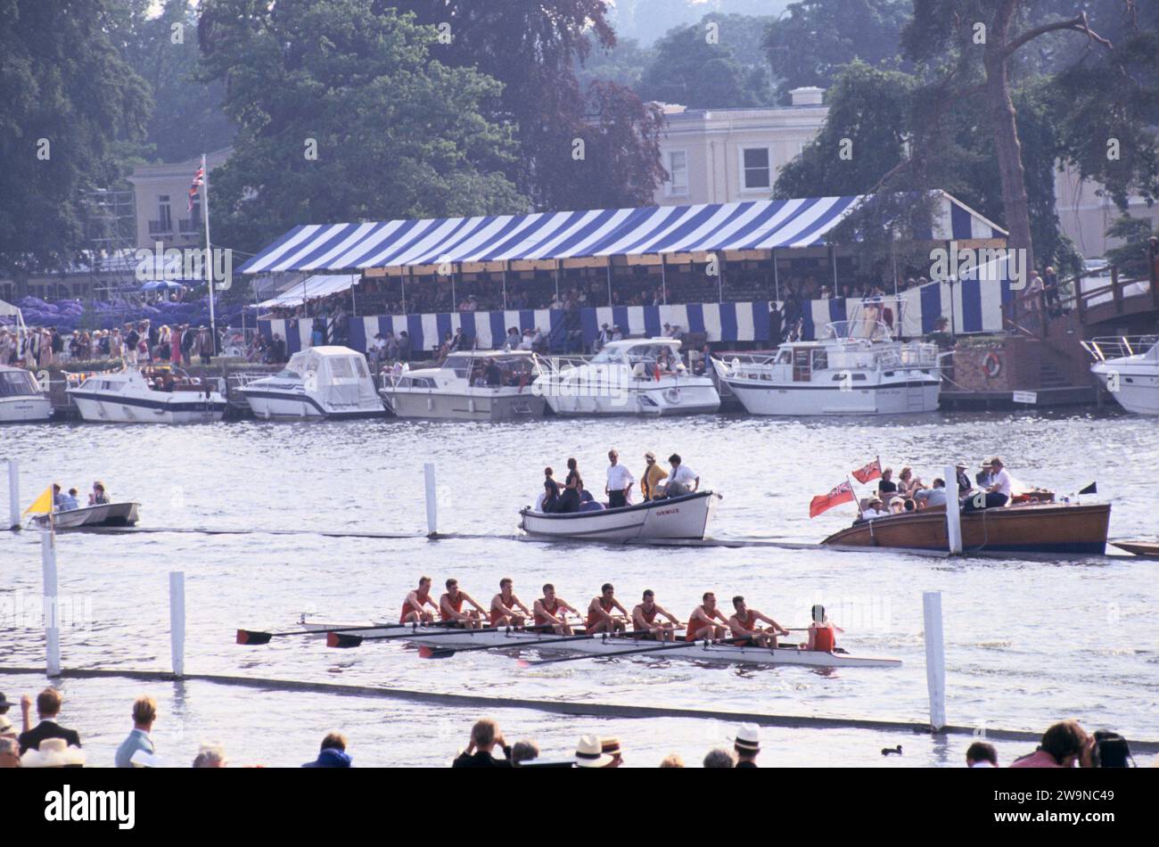 Régate d'aviron d'été Angleterre UK1980. Henley Royal Regatta. Henley on Thames, Oxfordshire, juillet 1985 HOMER SYKES Banque D'Images