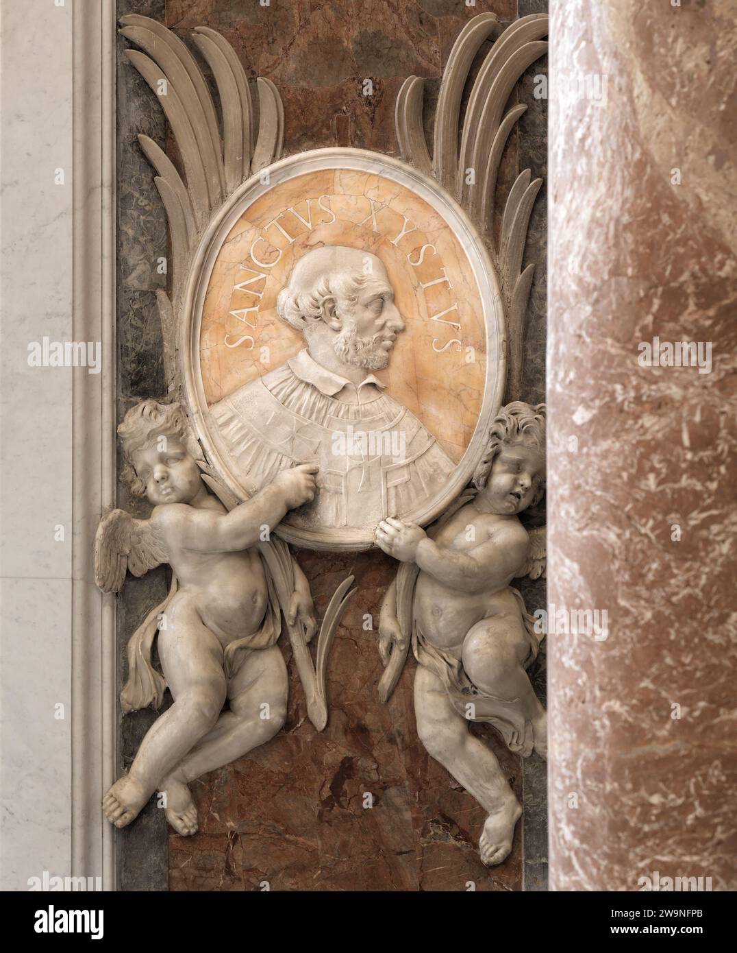 Plaque commémorative du pape Saint-Sixte Ier, mort en 125 après J.-C., dans la basilique Saint-Pierre, Vatican, Rome, Italie Banque D'Images