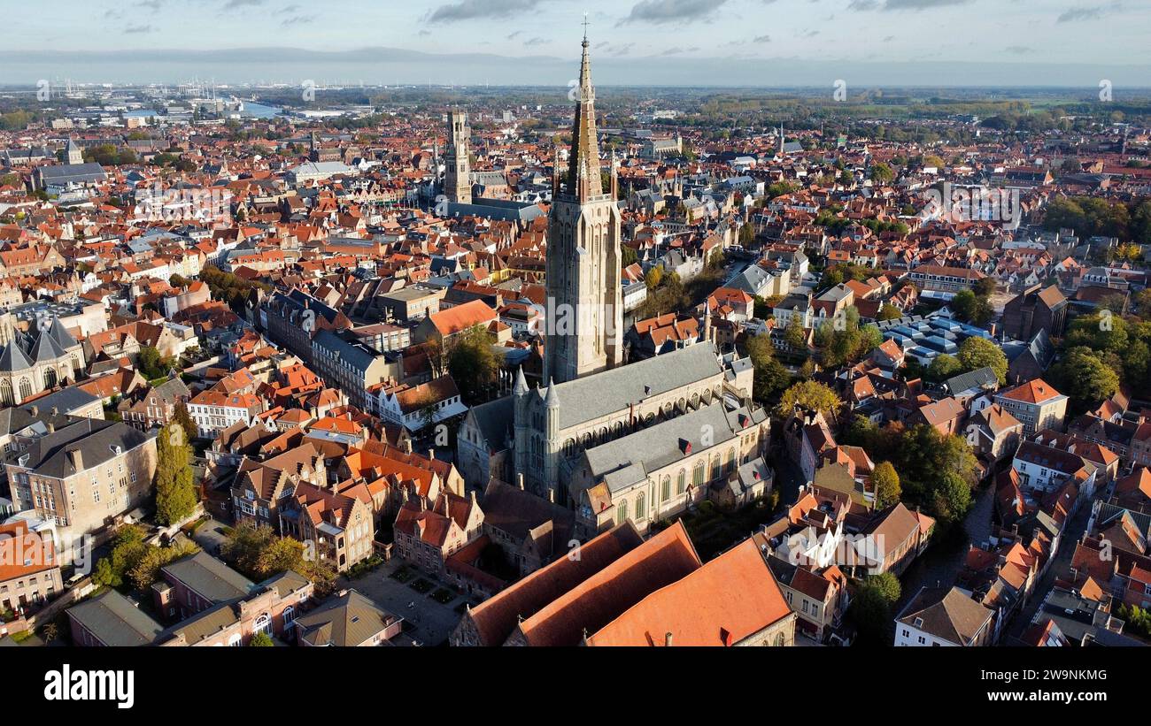 Drone photo église de notre dame, onze-Lieve-Vrouwekerk Bruges Belgique Europe Banque D'Images