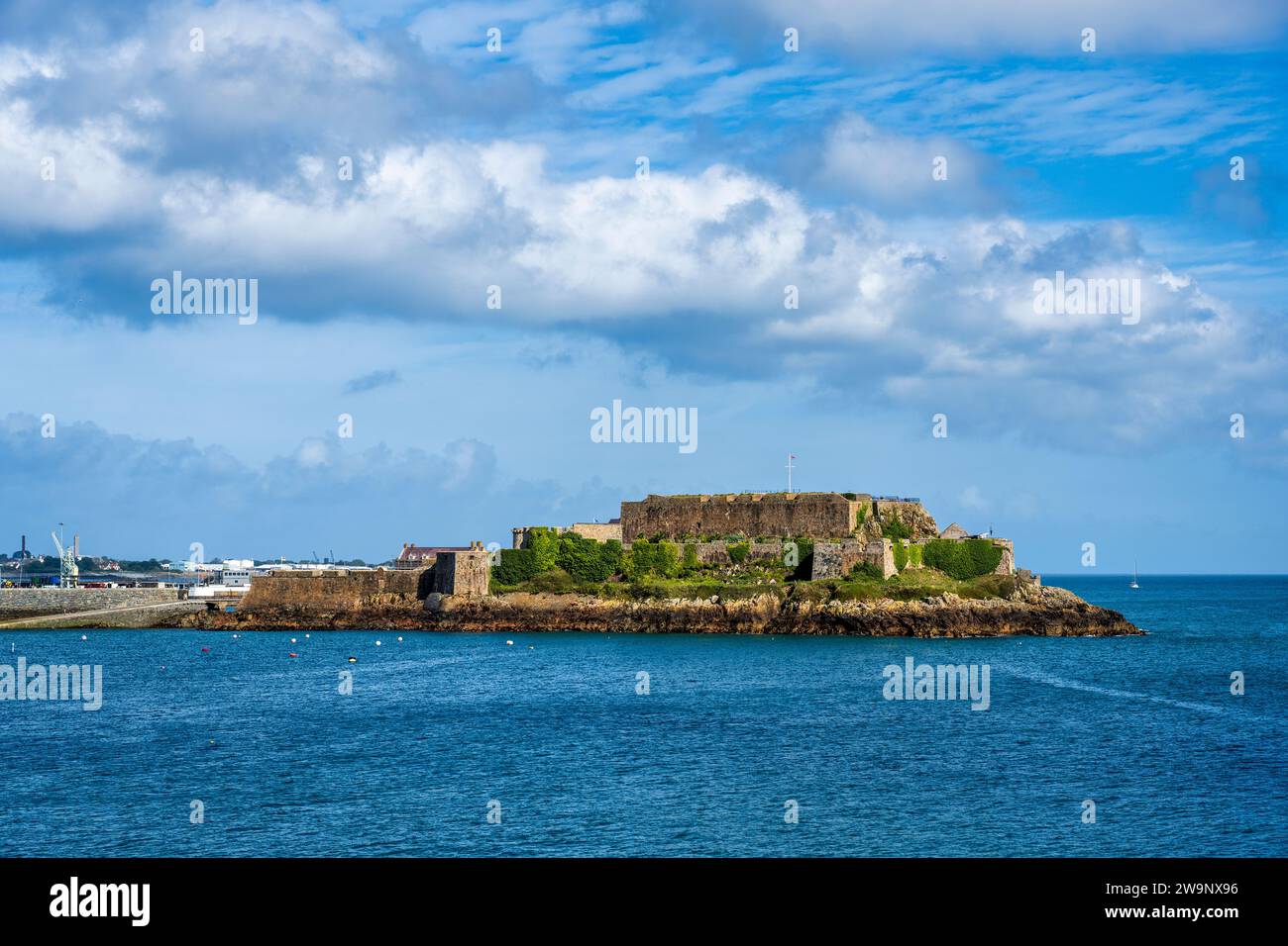 Vue du Château Cornet depuis la Vallette Promenade à St Peter Port, Guernesey, îles Anglo-Normandes Banque D'Images