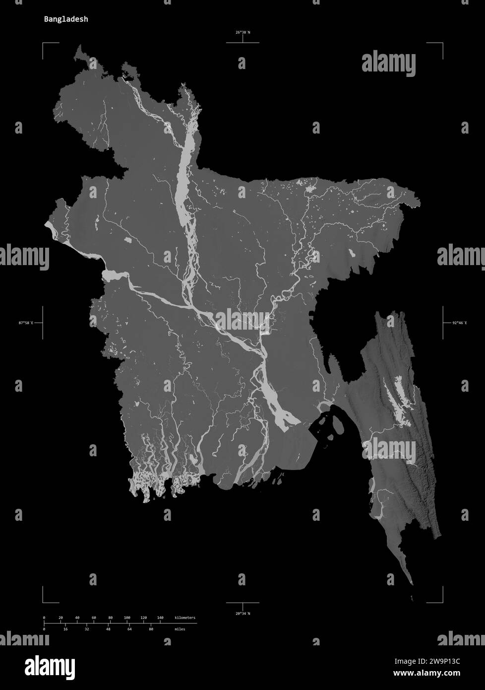 Forme d'une carte d'altitude en niveaux de gris avec les lacs et les rivières du Bangladesh, avec l'échelle de distance et les coordonnées de la frontière de la carte, isolé sur noir Banque D'Images