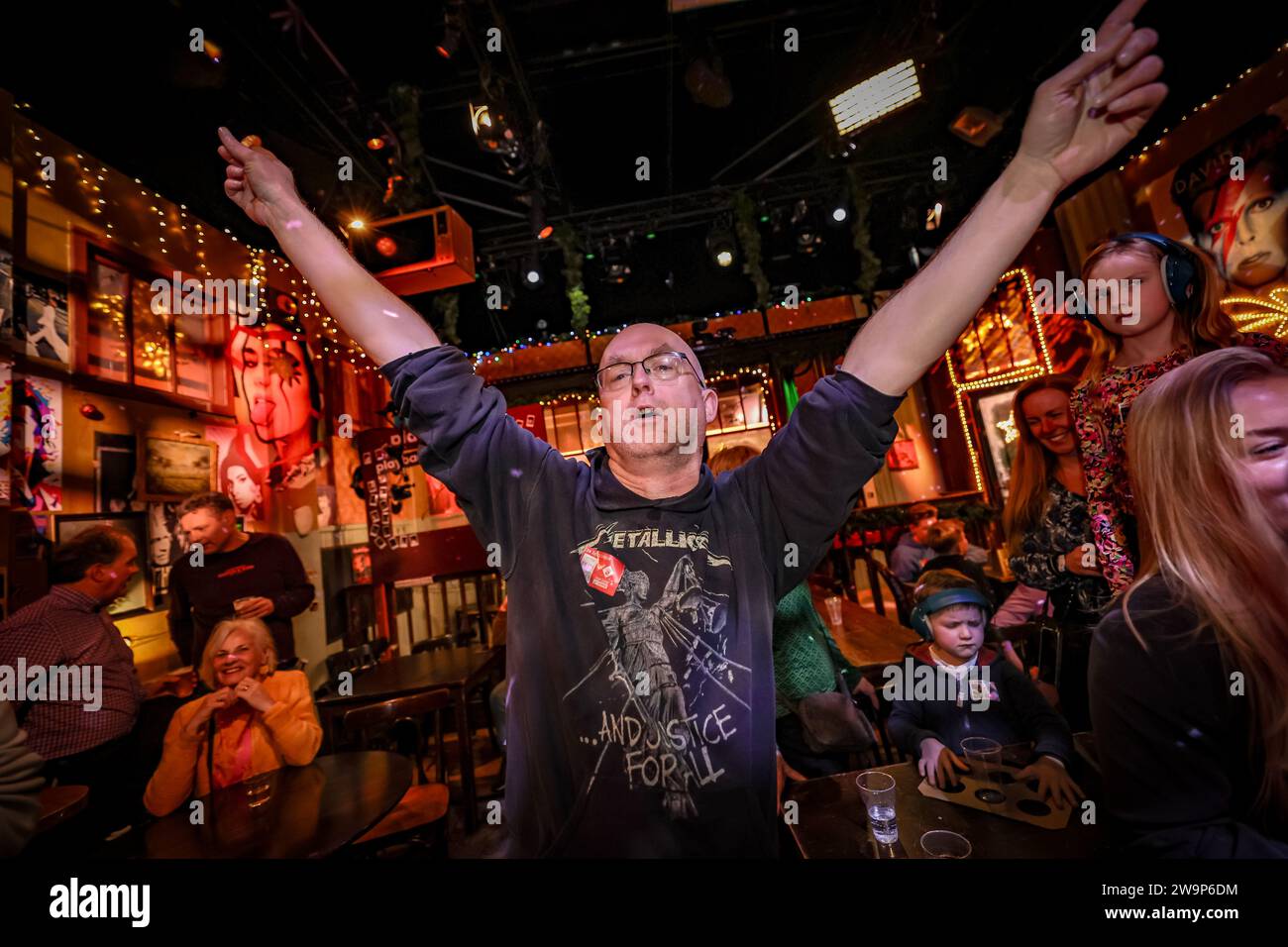 HILVERSUM audience lors de la 25e édition du Top 2000 dans le café du
