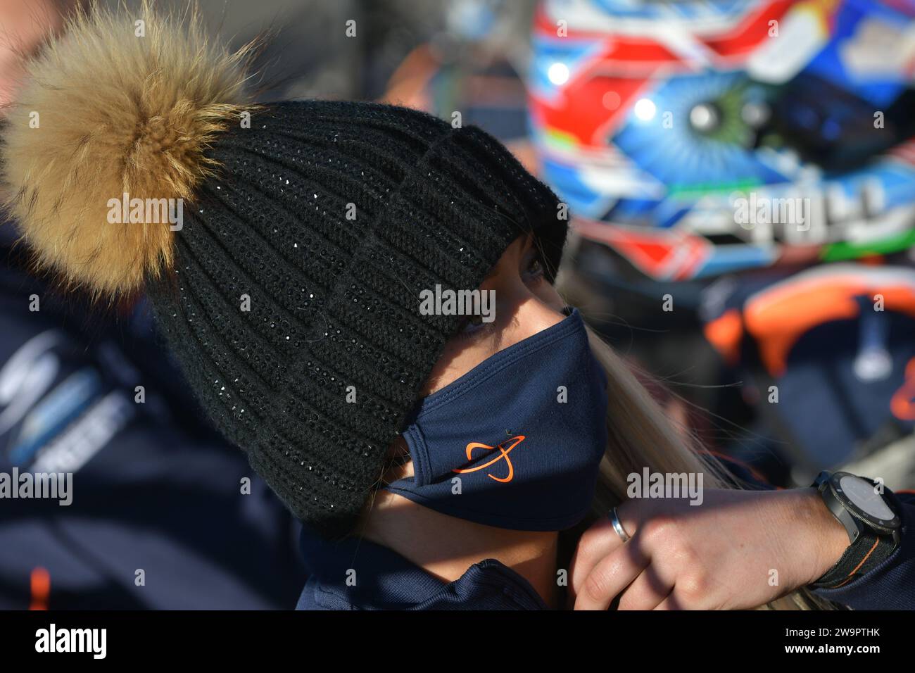 Jessica Hawkins est une pilote de course britannique et cascadeuse, elle a participé à la W Series et au British Touring car Championship, sa carrière de pilote automobile remonte à 2014 et avant cela, elle a couru avec succès Karts, Hawkins est actuellement l'ambassadrice pilote et chef de la course pour l'Académie de F1 pour l'écurie Aston Martin F1 Team. Banque D'Images