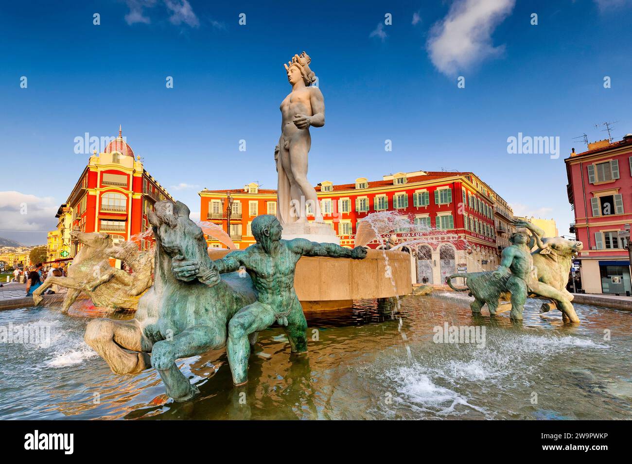 Fontaine de la place Massena à Nice, centre ville, centre, place centrale, centre ville, paysage urbain, vieille ville, urbain, Côte d'azur, Sud de la France, France Banque D'Images