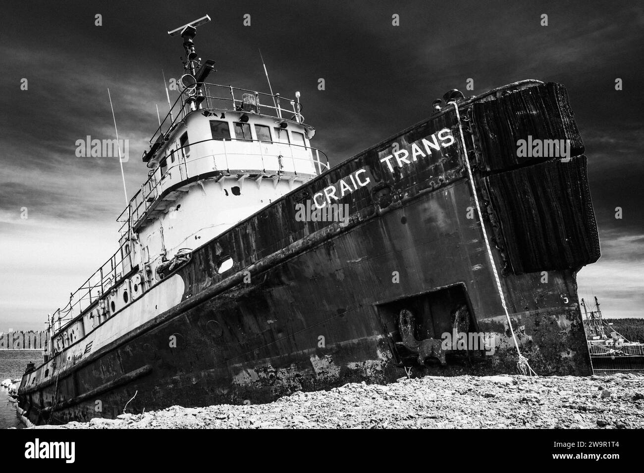 Remorqueur abandonné à une ancienne opération de démolition de navires sur la côte est de la Nouvelle-Écosse, Canada. Banque D'Images