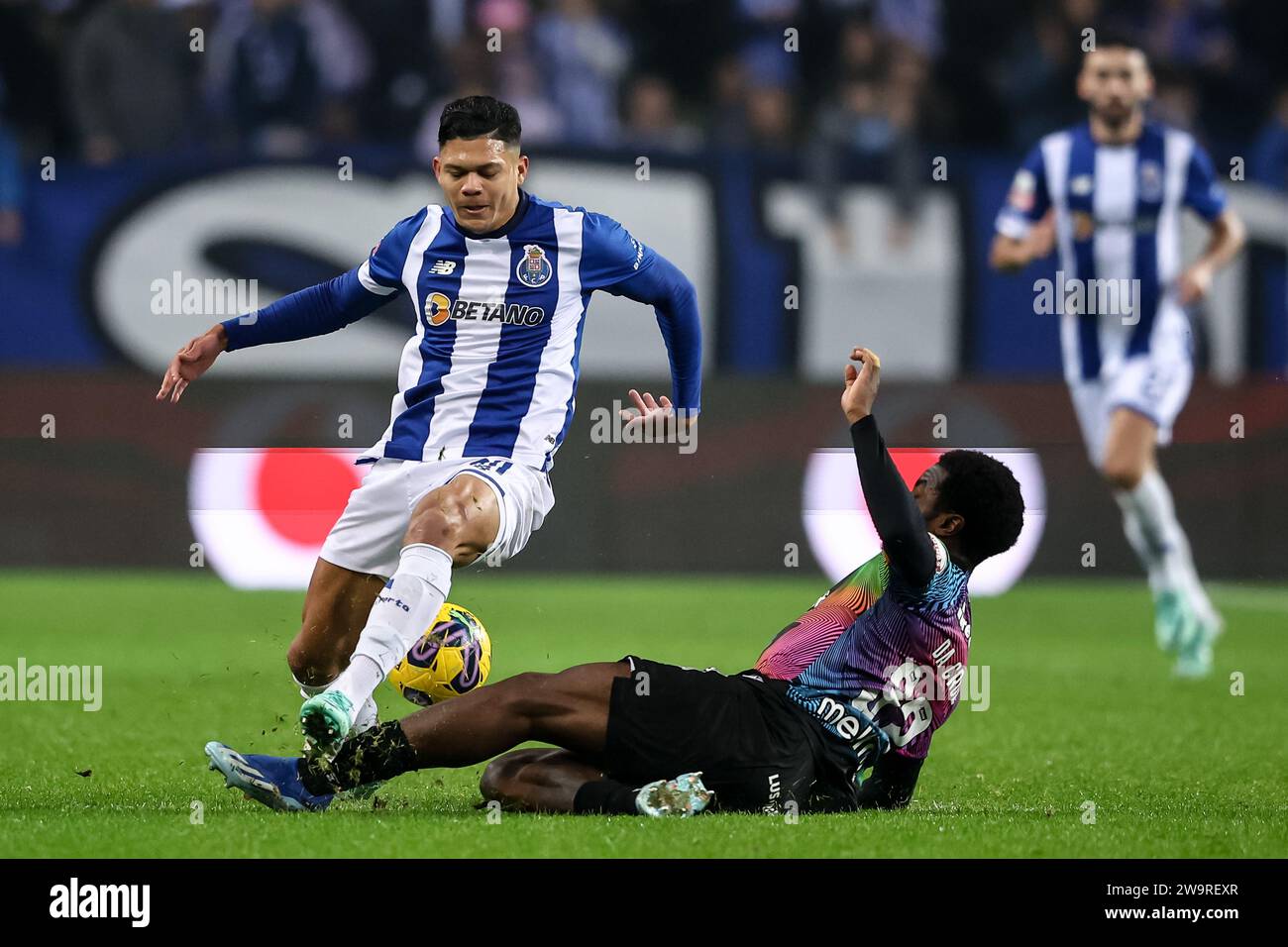 Stade Dragon, Porto, Portugal. 29 décembre 2023. Sur la photo, de gauche à droite, Evanilson au FC Porto vs GD Chaves. Crédit : Victor Sousa/Alamy Live News Banque D'Images