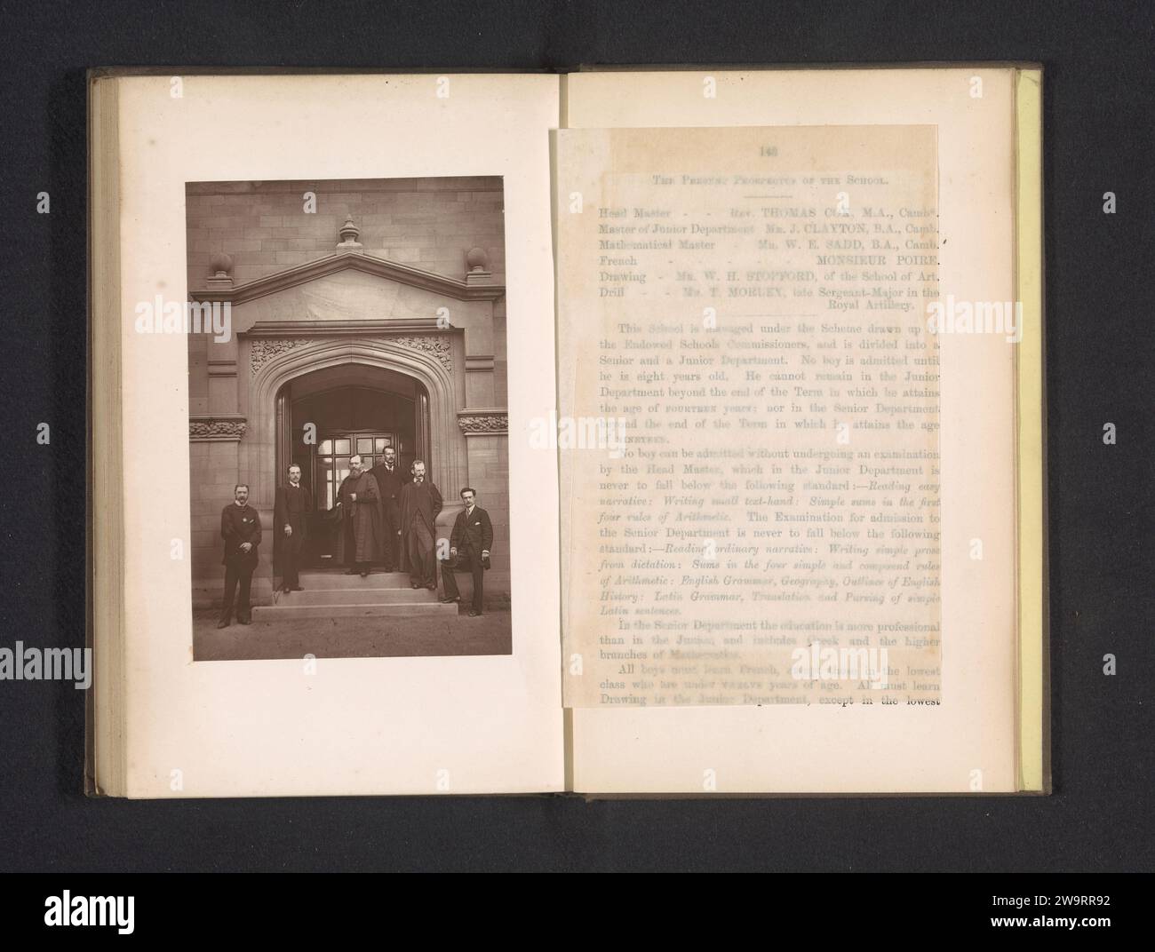 Six enseignants et directeurs d'école pour la Free Grammar School of Queen Elizabeth, T. Illingwoth, c. 1879 Photomécanique Halifax paper scolastic Education, frais de scolarité (+ enseignant, professeur). bâtiment universitaire, collège Banque D'Images