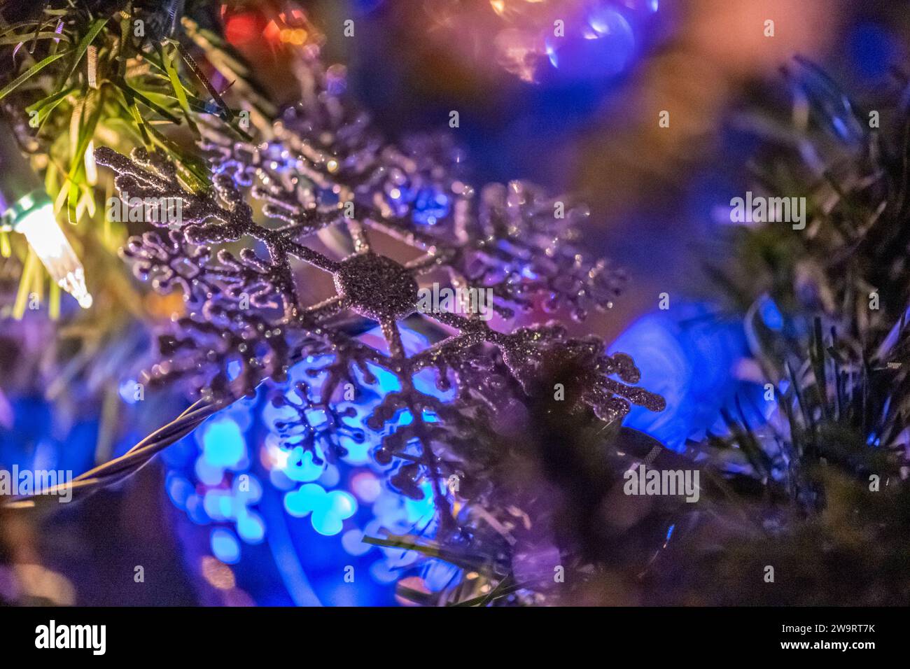 Décoration de Noël illuminée à motif flocons de neige Banque D'Images