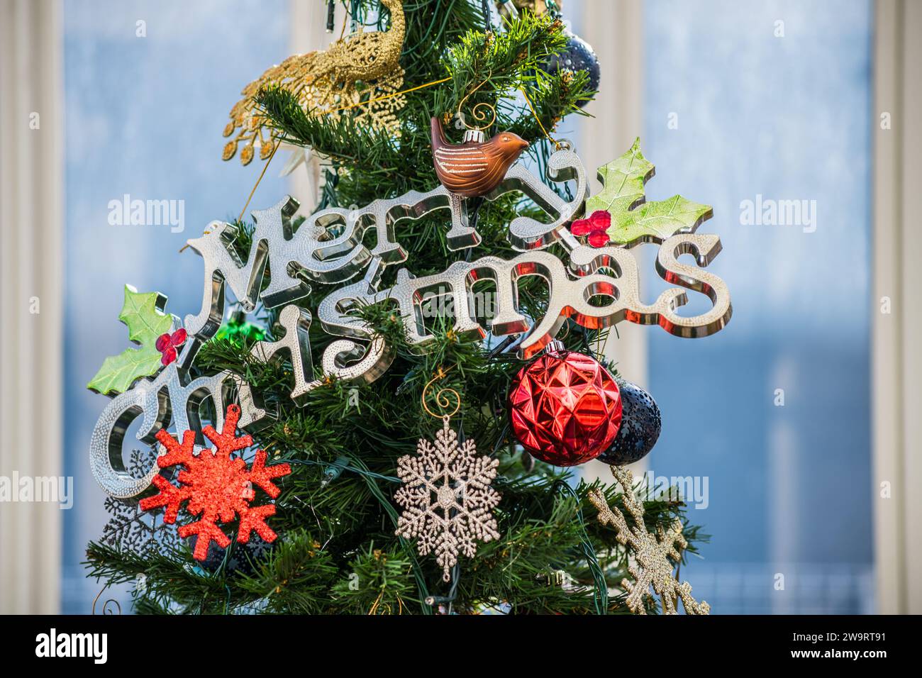 Décoration « Joyeux Noël » suspendue Banque D'Images