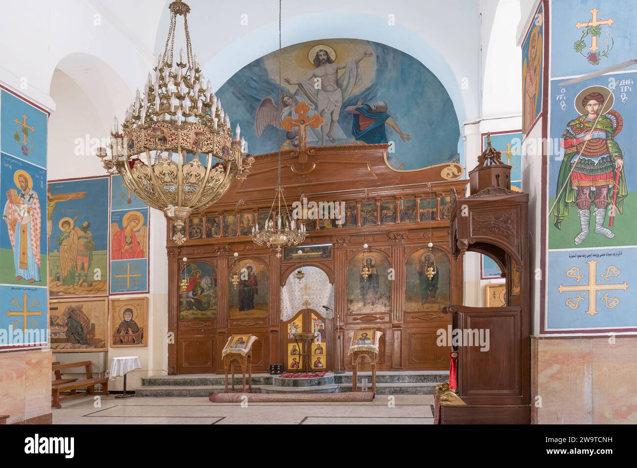L'intérieur de l'église orthodoxe grecque Saint-Georges à Madaba, en Jordanie. Banque D'Images