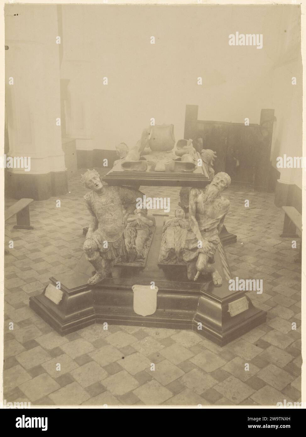 Graf monument pour Engelbrecht II, comte de Nassau-Dillenburg-Breda, 1504, 1850-1930 photographie Graf monument pour Engelbrecht II dans le Prinsenkapel de l'onze-Lieve-Vrouwekerk à Breda, mort le 31 mai 1504. Pays-Bas support photographique tombe-bâtiment, tombe monumentale. Intérieur de l'église Breda Banque D'Images