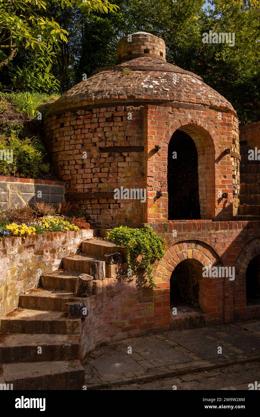 Royaume-Uni, Angleterre, Surrey, Compton, four de Mary Watts dans le jardin de Brixbury, ancien Limnerslease Coach House Banque D'Images