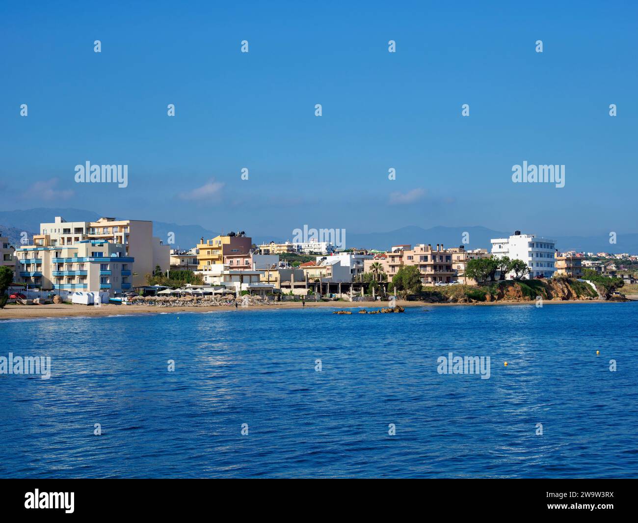 Plage de NEA Chora, ville de la Canée, Crète, Grèce Banque D'Images