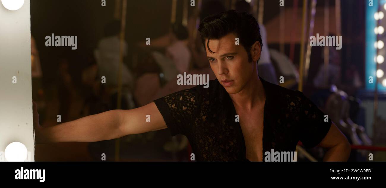 Elvis (2022) réalisé par Baz Luhrmann et mettant en vedette Austin(02)