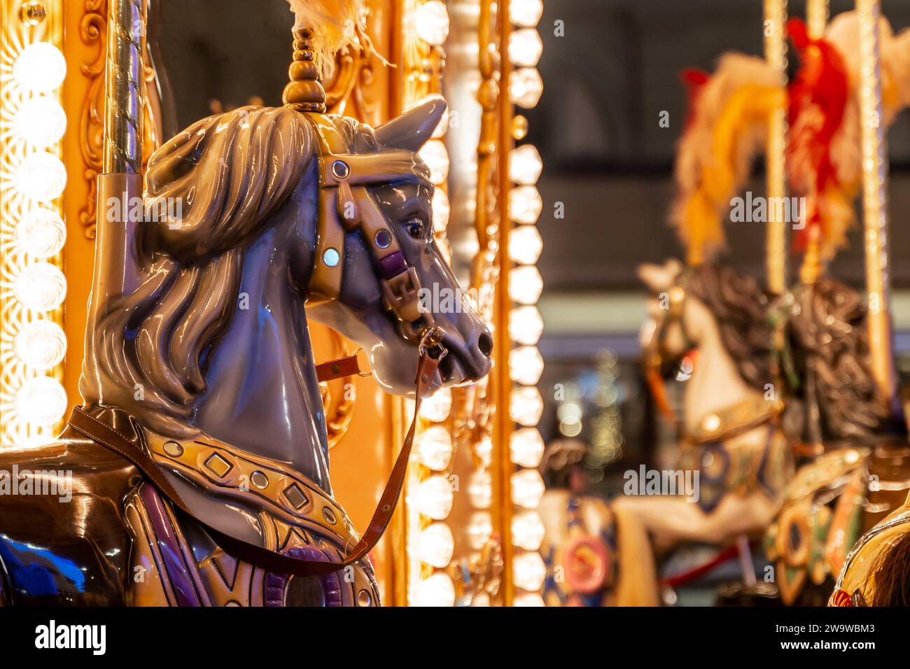 Un manège de Noël en Europe. Banque D'Images