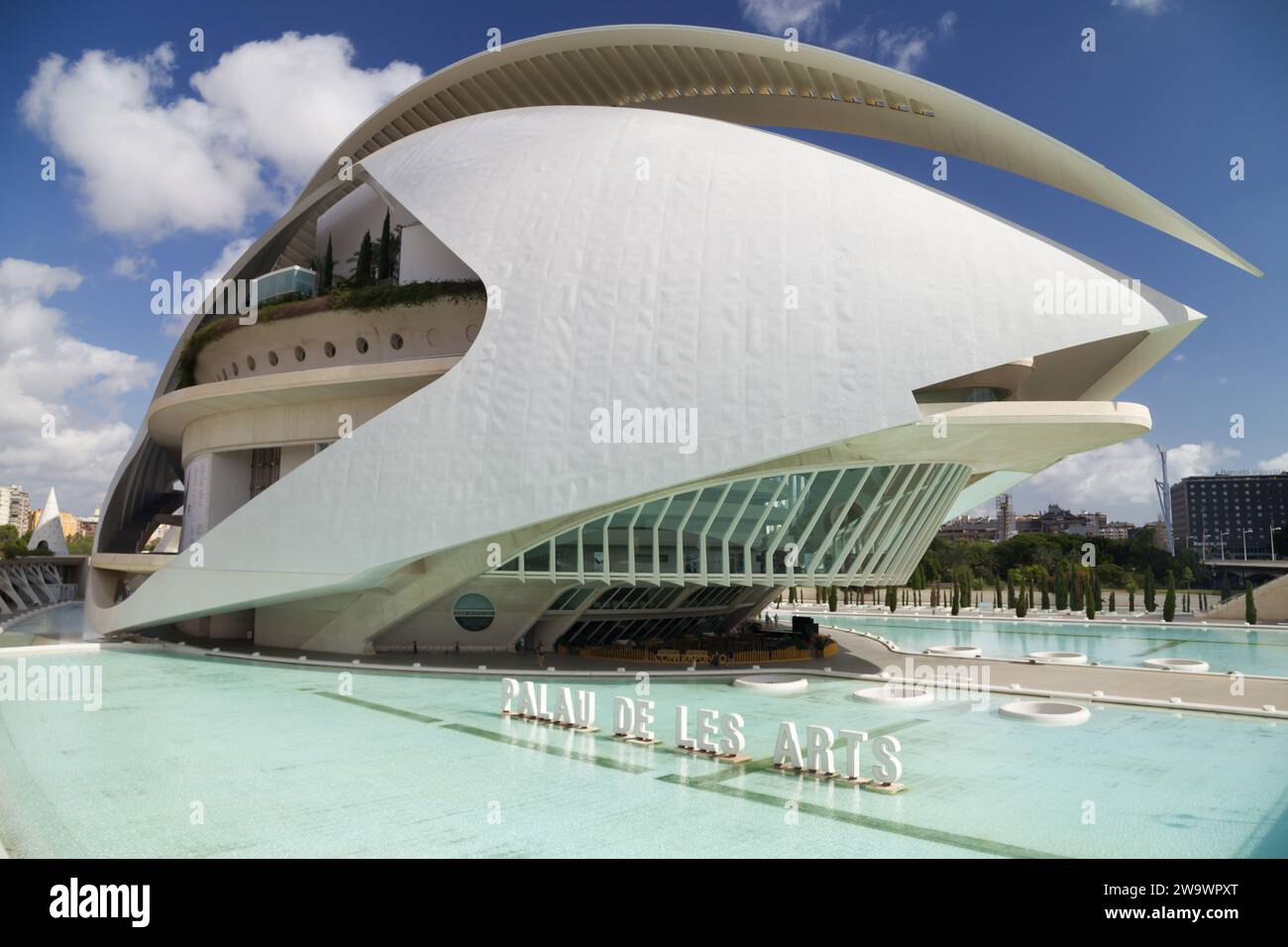 Valence, Espagne - 14 août 2023 : Palau de les Arts Reina Sofia à Valence, Espagne. Banque D'Images