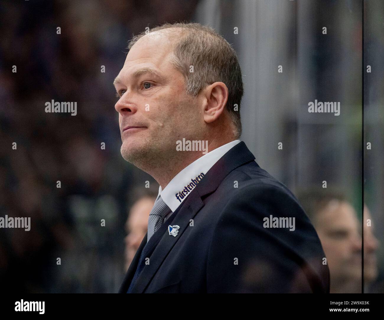 Augsbourg, Deutschland. 30 décembre 2023. Steve Walker (Chef-entraîneur, Schwenninger Wild Wings). Augsburger Panther gegen Schwenninger Wild Wings, Eishockey, DEL, 33. Spieltag, saison 2023/2024, 30.12.2023. Photo : Eibner-Pressefoto/Heike Feiner crédit : dpa/Alamy Live News Banque D'Images