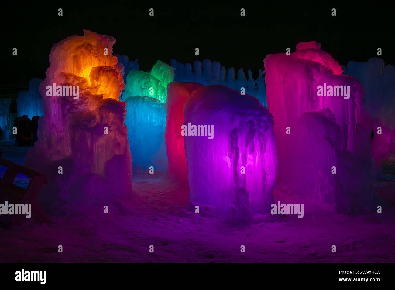 Le château de glace à Cripple Creek Colorado. Des tonnes de glace et de lumières colorées dans le château de glace. Il y a des toboggans pour adultes et enfants. Il y a des tunnels Banque D'Images