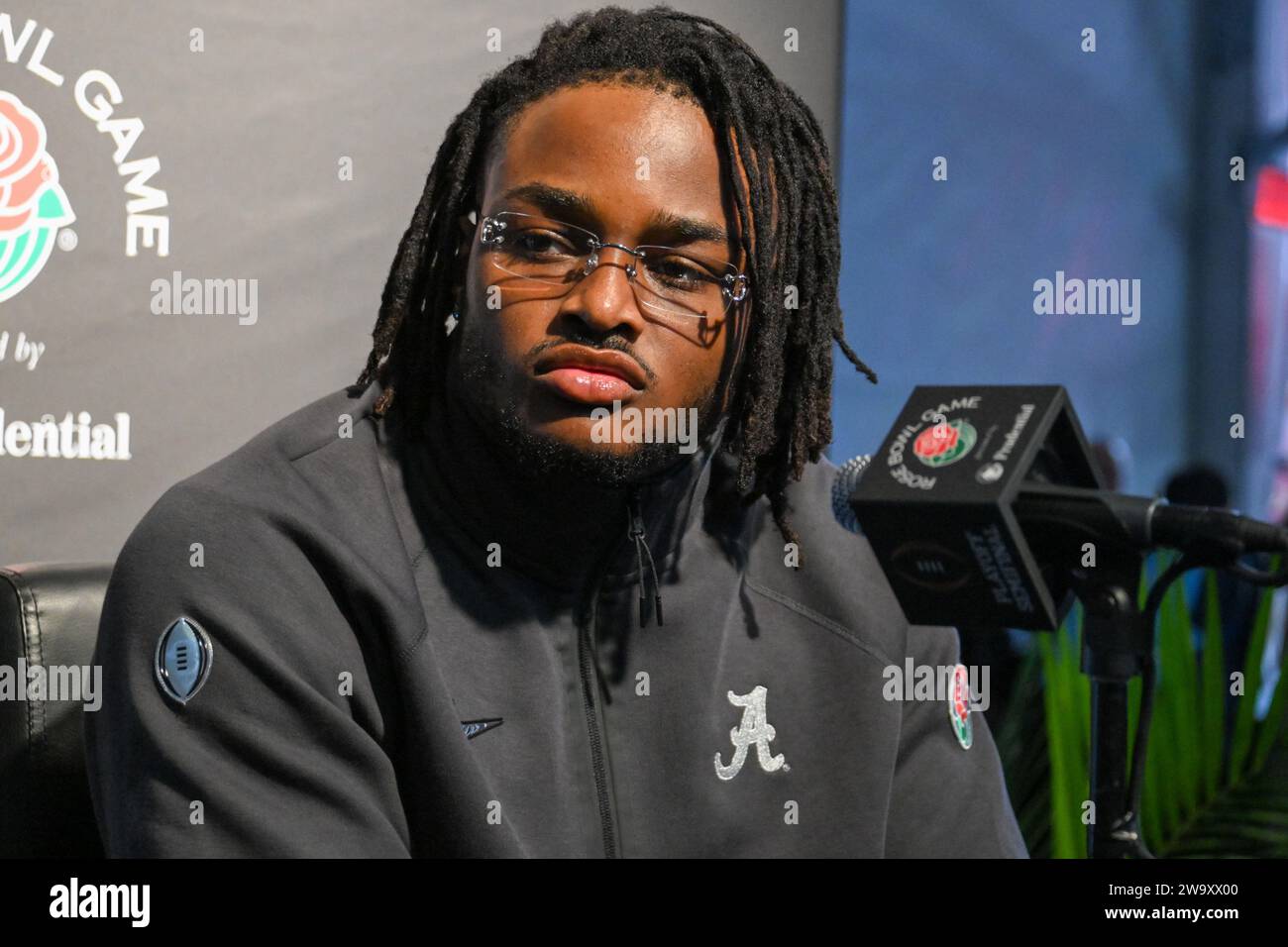 Alabama Crimson Tide linebacker Dallas Turner lors de la journée des médias du Rose Bowl, samedi 30 décembre 2023, à Pasadena, CA. Banque D'Images