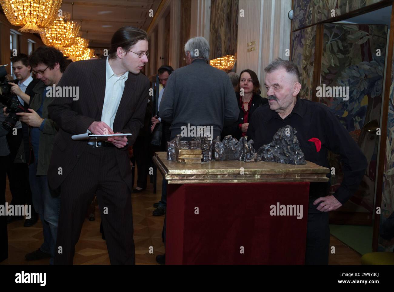 Vienne, Autriche. 11 mars 2008. L'exposition expulsions, favoris et opportunisme dans le Haus am Wiener Ring (Opéra d'État) sous le régime nazi. Photographies (R) Alfred Hrdlicka (27 février 1928 - 5 décembre 2009) Banque D'Images
