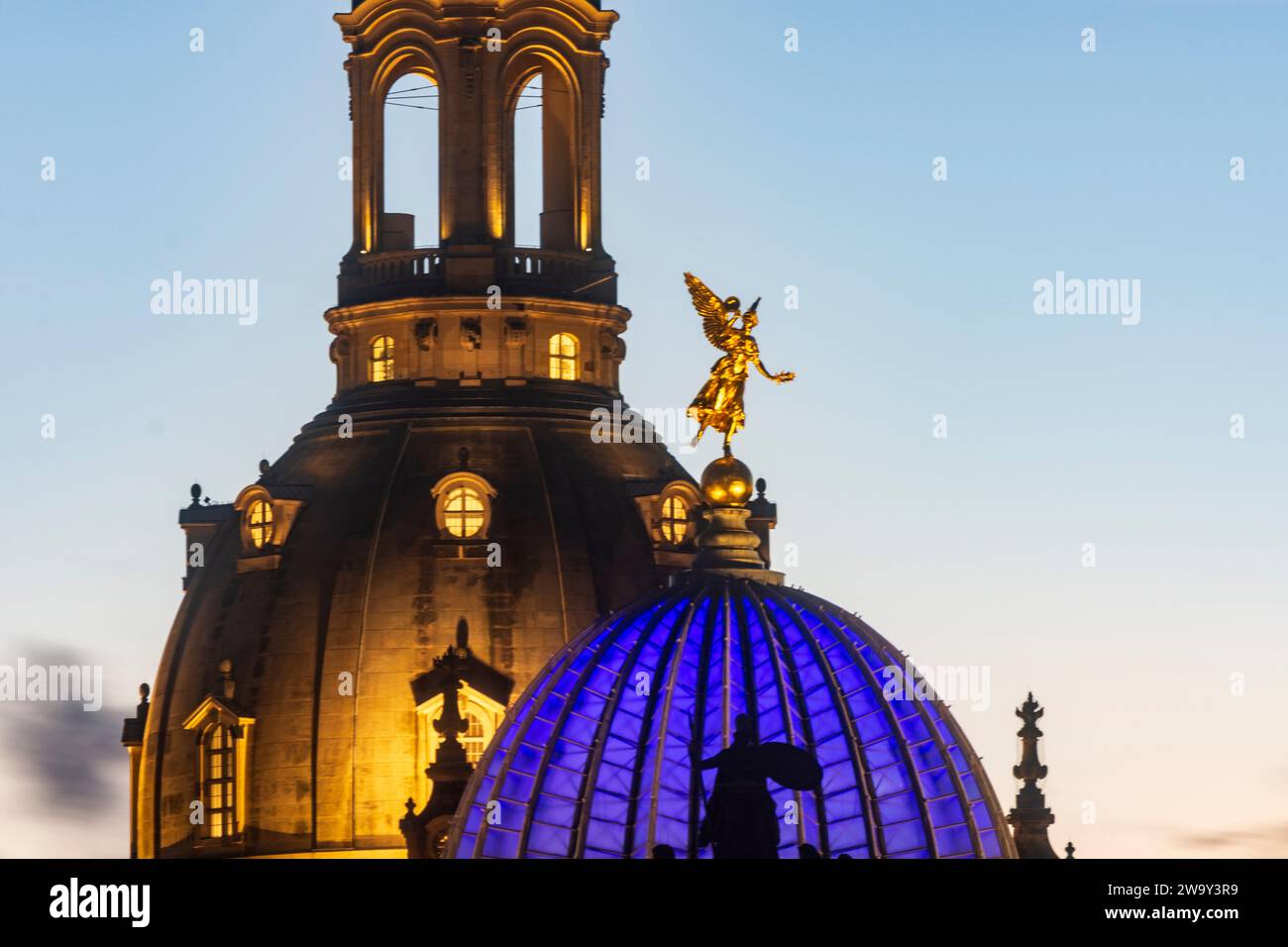 Dresde : église Frauenkirche, dôme de verre du bâtiment principal - familièrement appelé 'Lemon Squeezer' de l'Académie des Beaux-Arts de Dresde à , Sach Banque D'Images