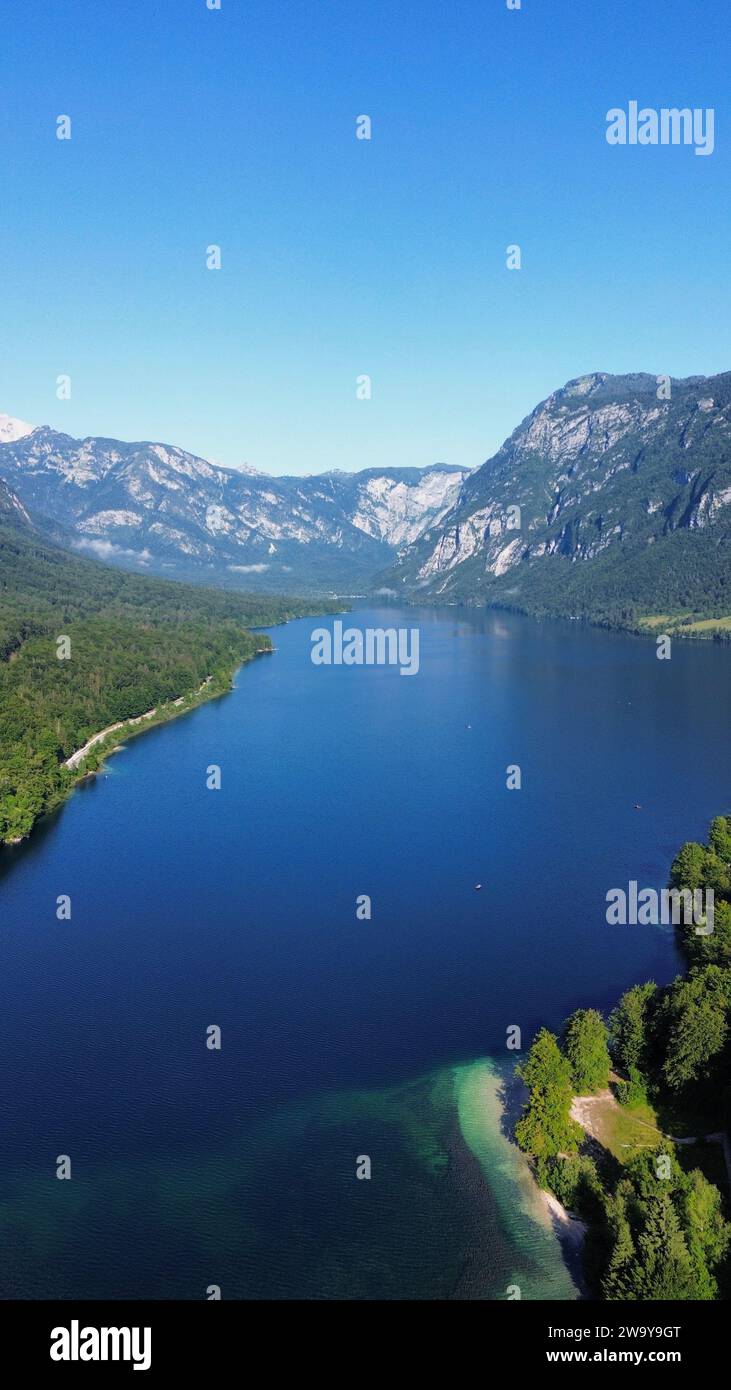 Drone photo lac Bohinj, Bohinjsko jezero Slovénie Europe Banque D'Images