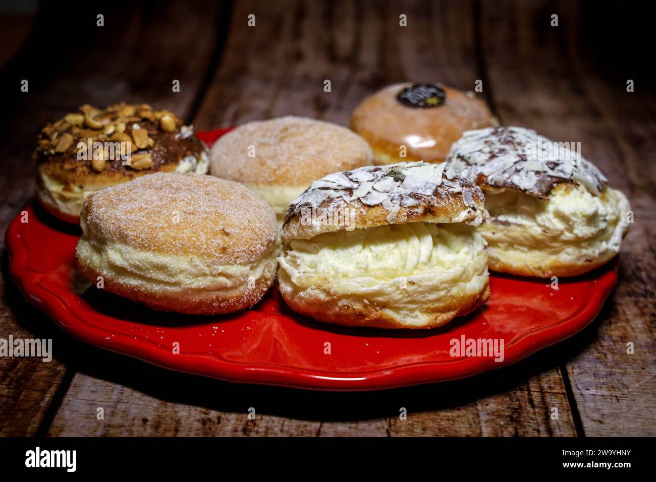 Teller mit Berliner Pfannkuchen, Berliner, Berliner Ballen, Kreppel ...