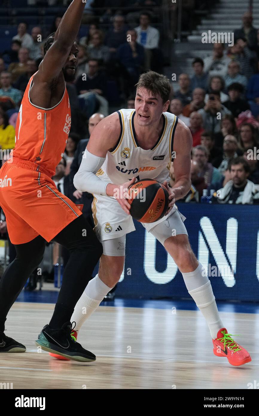 Adam Hang du Real Madrid lors du match de Ligue ACB entre le Real Madrid et Valencia St WiZink Center le 31 décembre 2023 à Madrid, Espagne. Banque D'Images