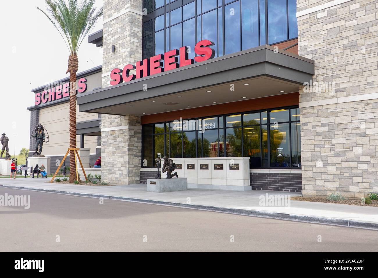 Extérieur Scheels, grand magasin appartenant à des employés, ancrant une extrémité du centre commercial Chandler Fashion Center Mall, situé à Phoenix, Arizona, États-Unis. Banque D'Images