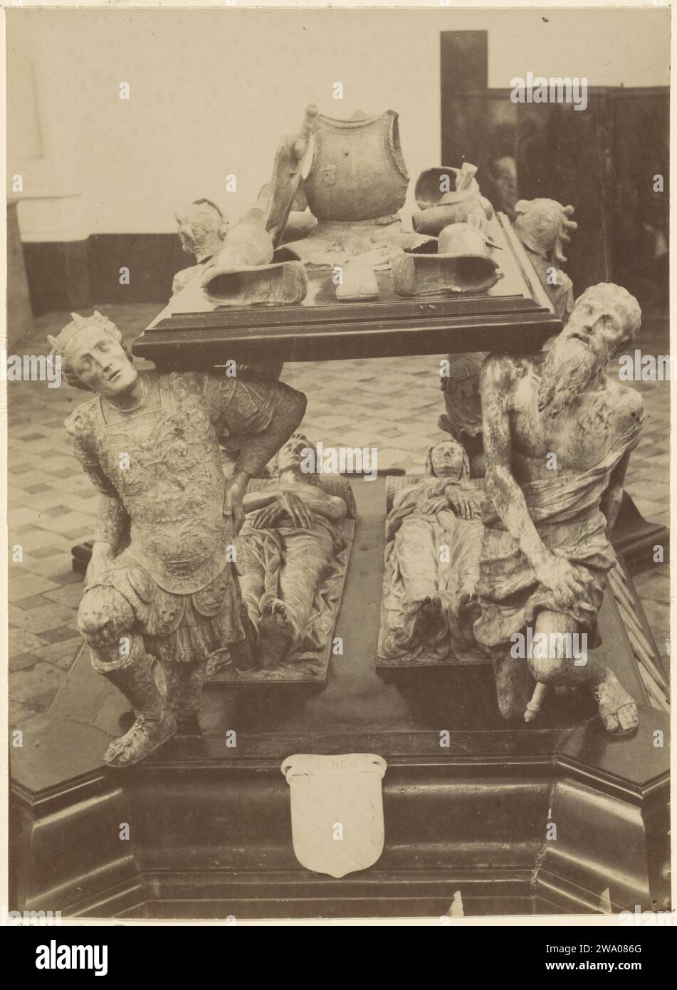 Graf monument pour Engelbrecht II, comte de Nassau-Dillenburg-Breda, 1504, 1850-1930 photographie Graf monument pour Engelbrecht II dans le Prinsenkapel de l'onze-Lieve-Vrouwekerk à Breda, mort le 31 mai 1504. Pays-Bas support photographique tombe-bâtiment, tombe monumentale. Intérieur de l'église Breda Banque D'Images