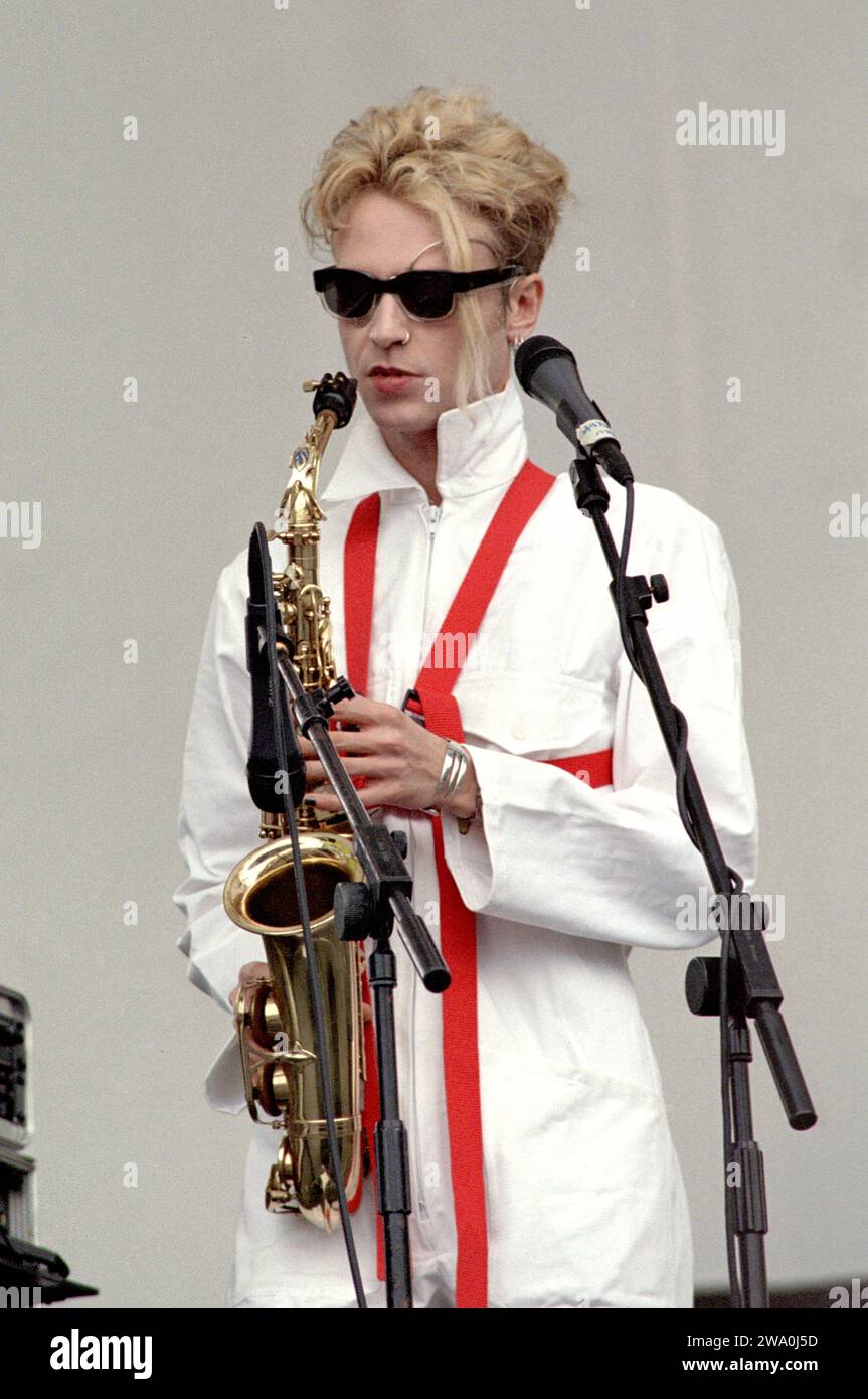 Jamminlu Andy saxophoniste du groupe bluvertigo Banque de photographies et d ...