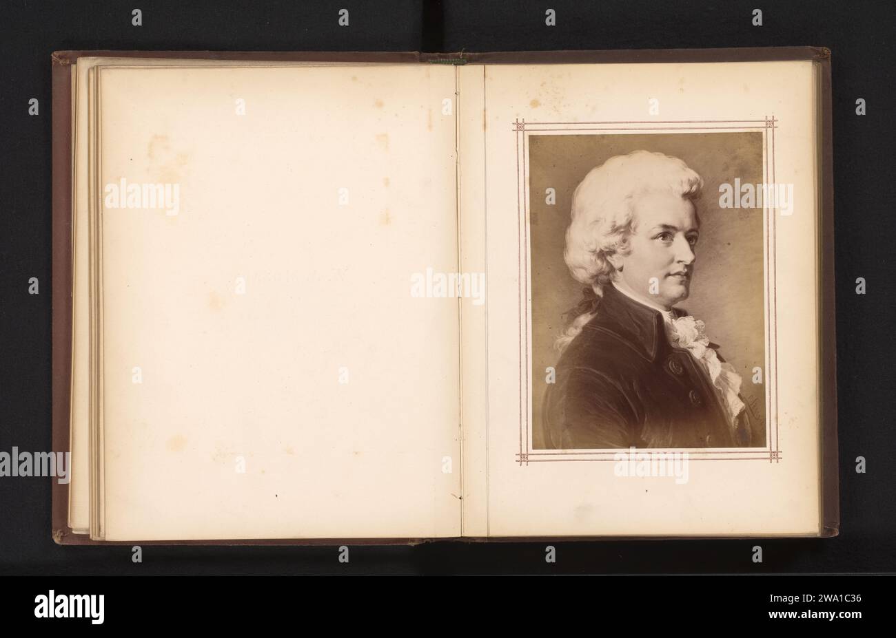 Production photographique d'un portrait de Wolfgang Amadeus Mozart par Carl Jaeger, Anonyme, d'après Carl Jaeger, c. 1865 - c. 1875 photographie support photographique Albumen print compositeur Banque D'Images